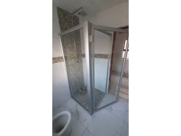 Aluminum shower cubicles