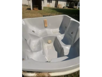Second Hand Jacuzzi