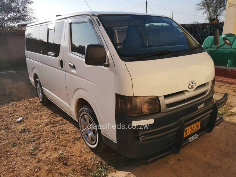 toyota hiace van 2005 model
