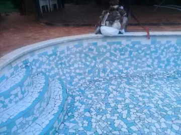 Swimming pools cleaning & maintanance