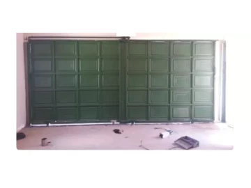 Sliding garage doors