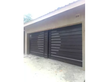 Sliding garage door