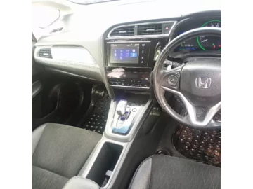 Honda Fit Shuttle 2015