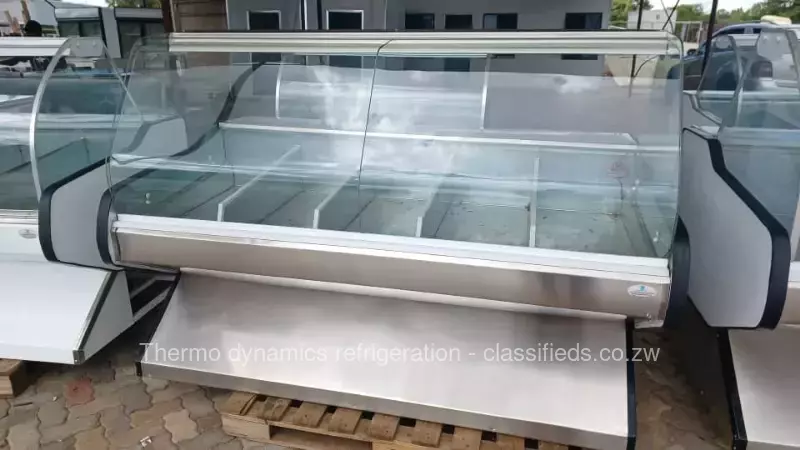 Modern display freezer with a curved real glass on 5COMPARTMENT